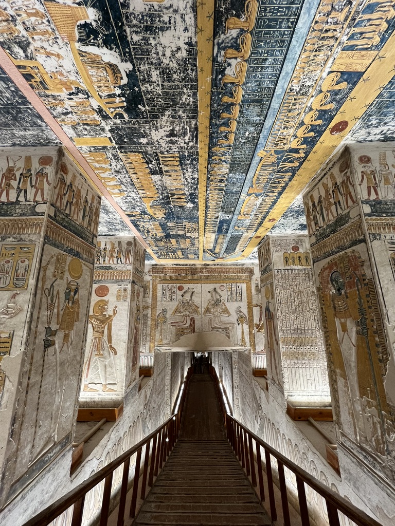 While most group tours stick to the three basic tombs included in the general entry ticket, a self-guided traveler can choose to pay the extra fee for he Tomb of Ramesses VI (KV9), for the breathtaking astronomical ceiling of the burial chamber.